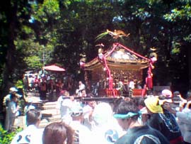 円覚寺でのシーン・・・坊さんの傘がイキですよね